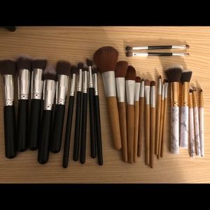 Makeup brushes